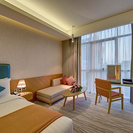 דובאי Royal Continental Hotel מראה חיצוני תמונה