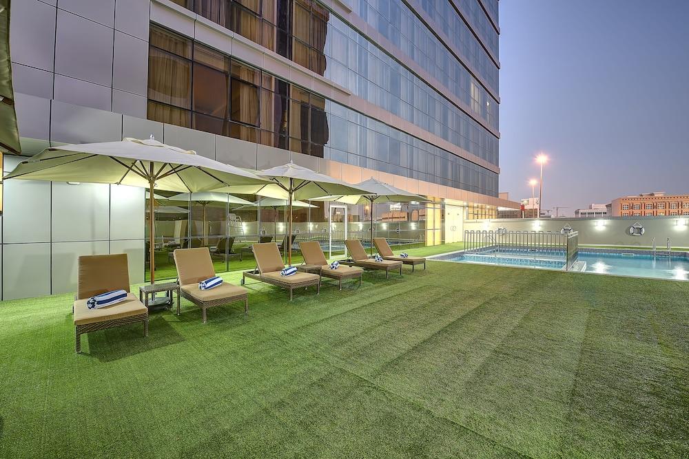 דובאי Royal Continental Hotel מראה חיצוני תמונה