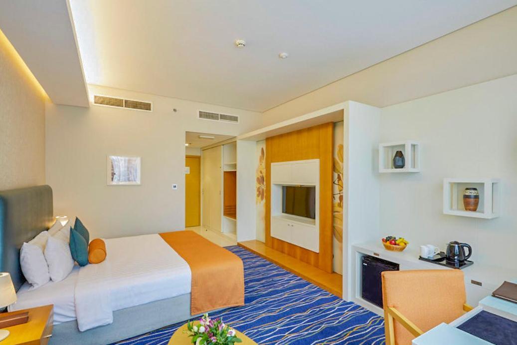 דובאי Royal Continental Hotel מראה חיצוני תמונה