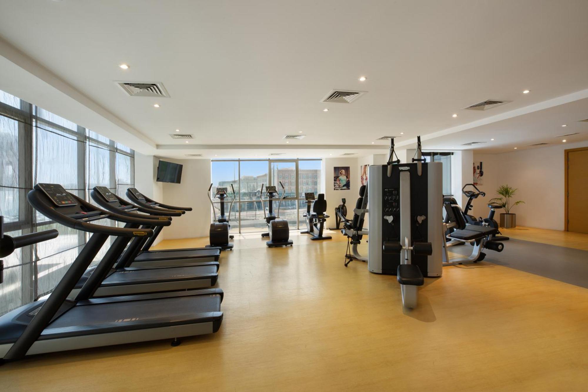 דובאי Royal Continental Hotel מראה חיצוני תמונה