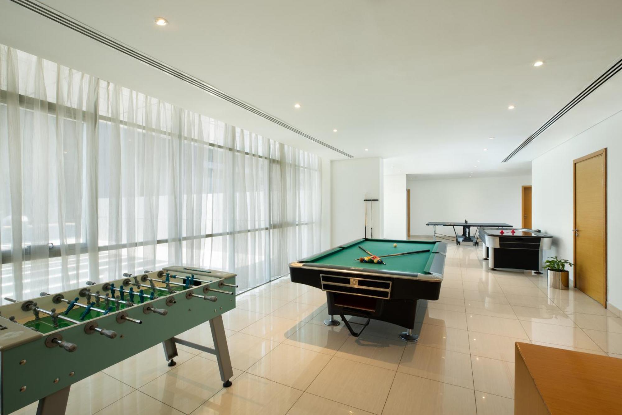 דובאי Royal Continental Hotel מראה חיצוני תמונה