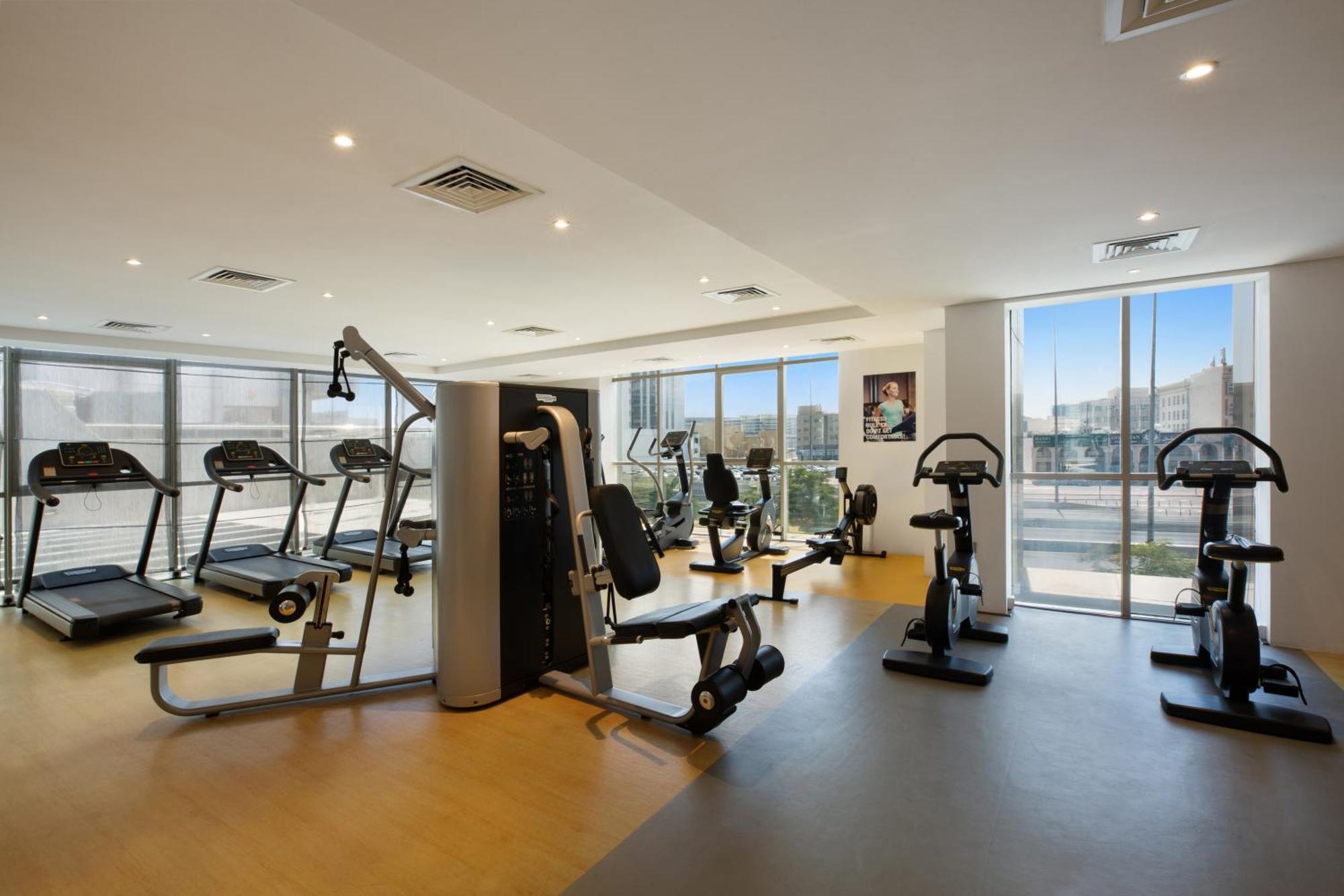 דובאי Royal Continental Hotel מראה חיצוני תמונה