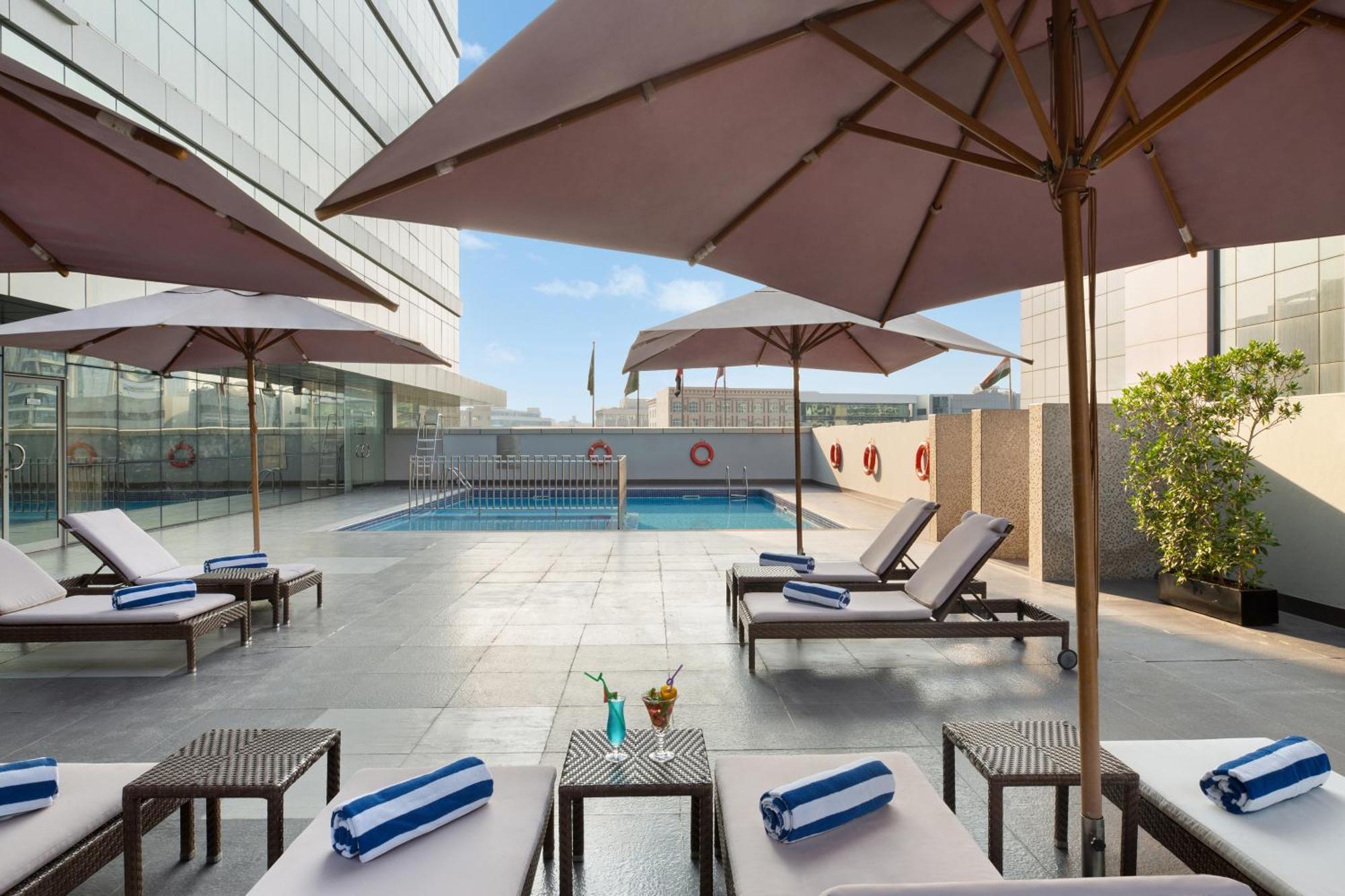 דובאי Royal Continental Hotel מראה חיצוני תמונה